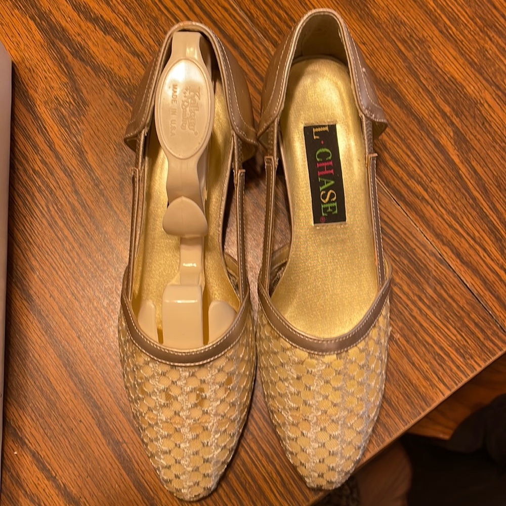 Woman’s l chase gold heeled shoes size 7m